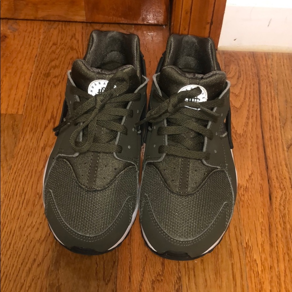 Olive Nike Hurraches!